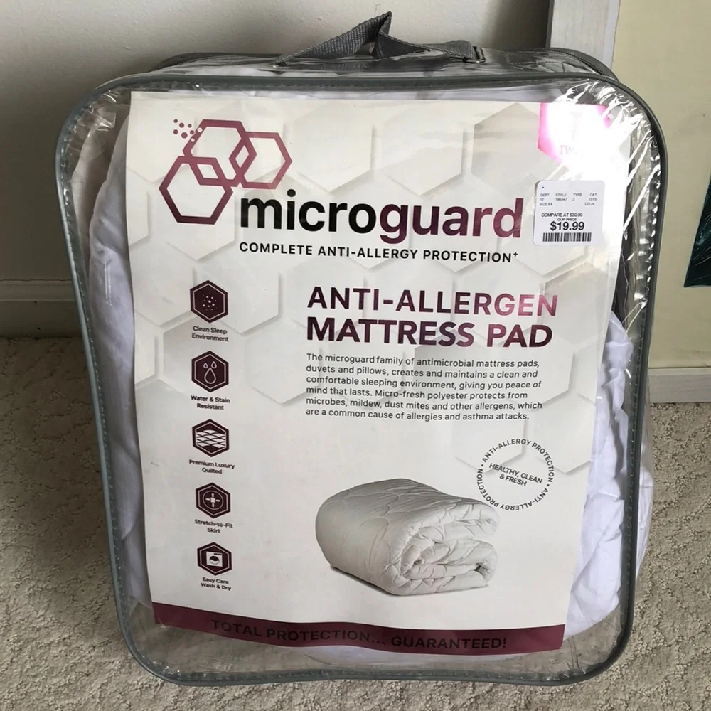 Twin Mattress Pad Anti-Allergen Water Stain Resistant in Package